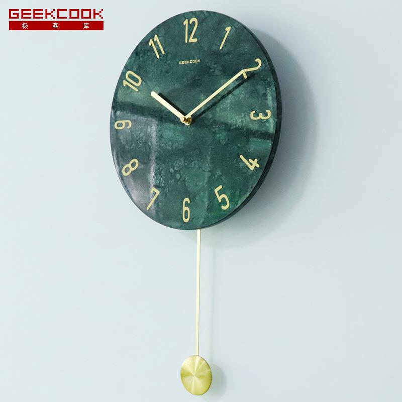 简约北欧大理石挂钟:梦幻大理12寸圆摆创意摇摆时尚时钟表厂