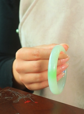 和田玉山料飘翠手镯青玉平安镯