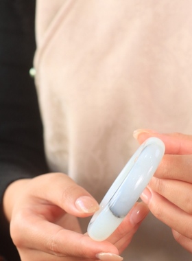 新疆和田玉青花玉镯山料平安镯