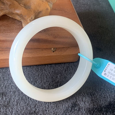 和田玉白玉平安镯正圈宽条女款