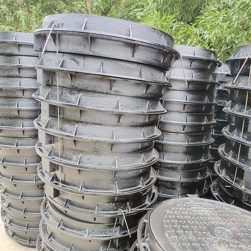 700*800圆形球墨铸铁井盖D400型市政级承载40吨车b125轻型盖板