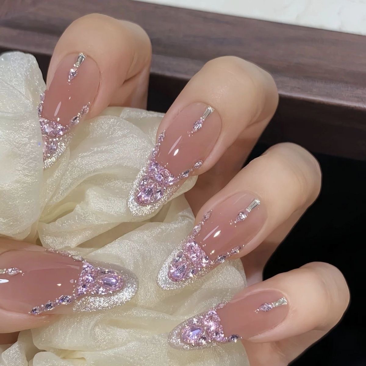 2025纯手工穿戴甲长款纯欲爆闪立体粉钻法式显白氛围感美甲可拆卸