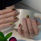 纯手工穿戴甲轻奢高定玻璃珠猫眼美甲短款 高级显白美甲可拆卸贴片