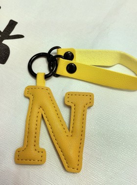 刘宇宁皮质礼物黄色系粉丝LYN字母挂件lyn物料赠送周边挂件