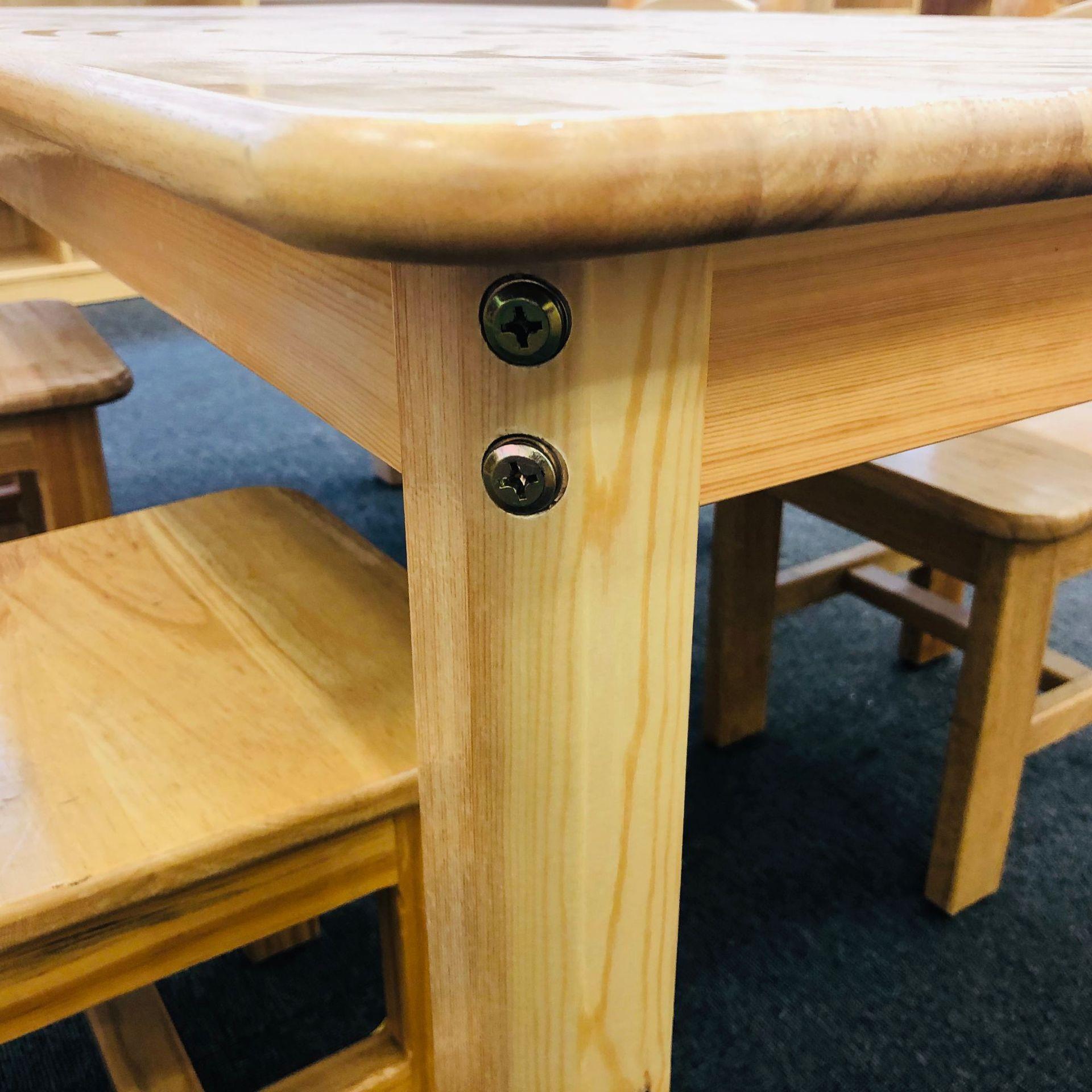 厂家直销幼儿园实木桌椅樟子松六人学习桌子儿童桌椅学生课桌椅子