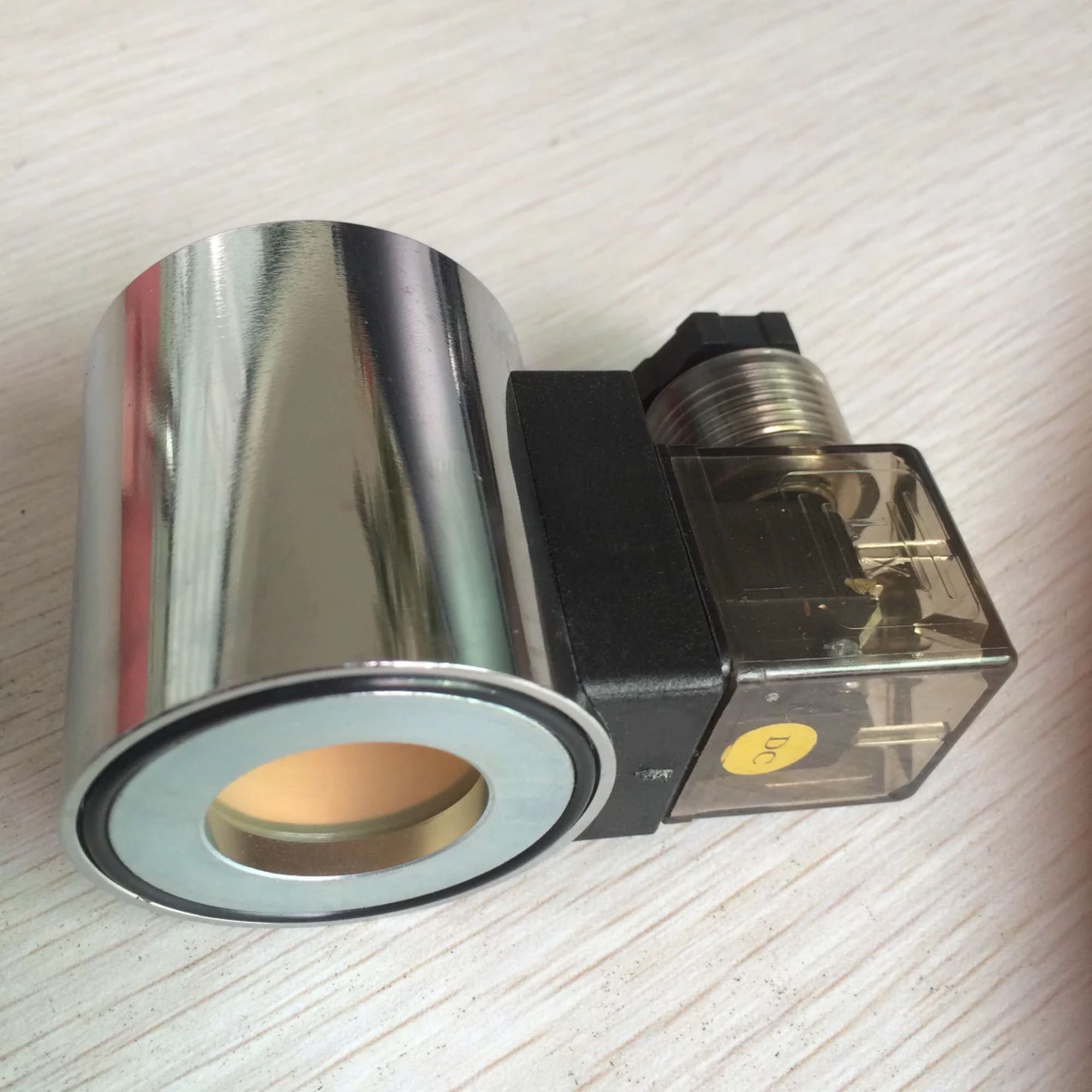 徐工三一长江中联电磁阀线圈 MFZ8-50YC 线圈 内孔直径23高度50.5