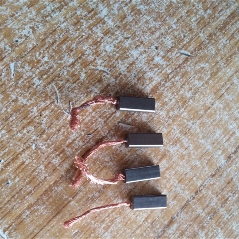 汽车发电机/调节器碳刷 4.5X6X16mm 直出 适用于大众现代佩特来图片