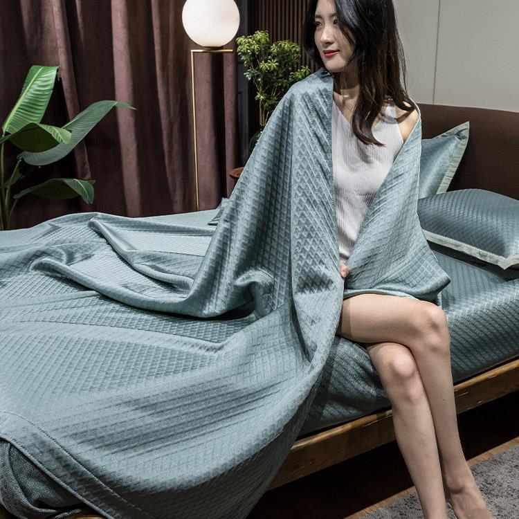 毛巾冰丝毯子薄款夏季空调盖毯竹纤维夏凉被子薄毯凉感办公室午睡
