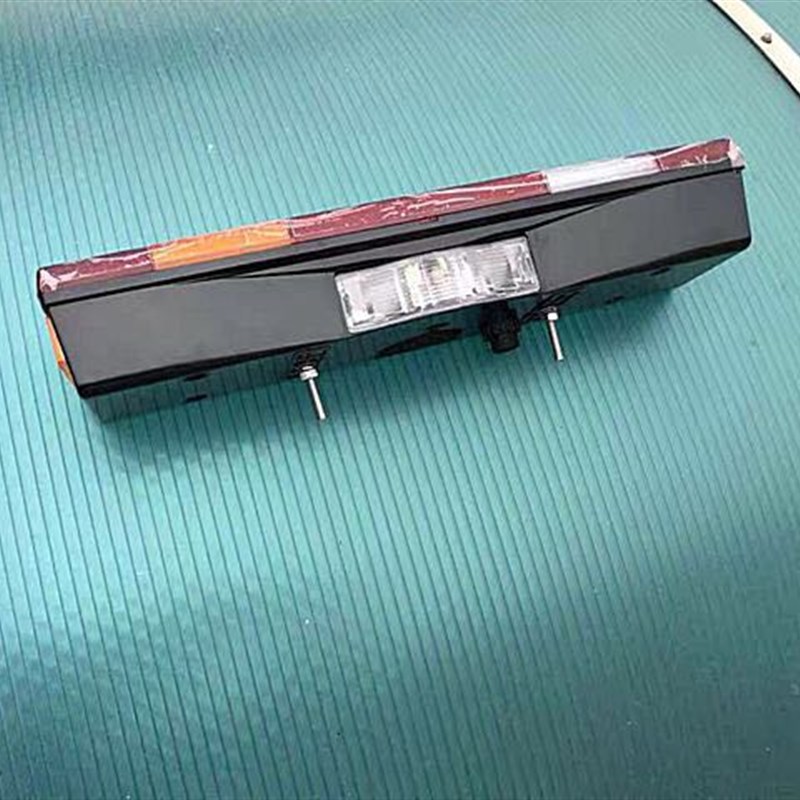 徐工吊车XCT后尾灯 徐工吊车XCT25吨XCT12吨XCT20吨后尾灯刹车灯