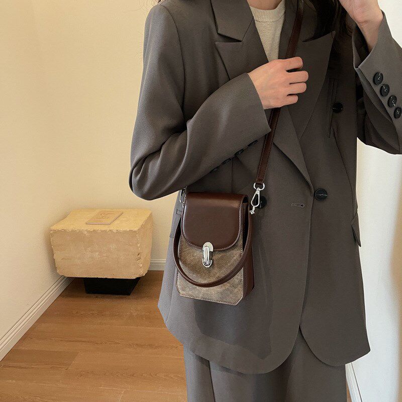 手机包女斜挎2025新款女式夏季轻便迷你小包高级感百搭手提单肩包