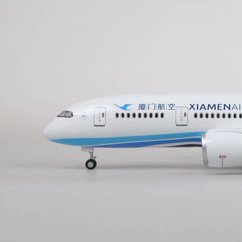 波音787厦门航空厦航 t带轮子带灯仿真拼装民航客机飞机模型礼物