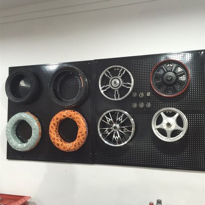 洞洞板千孔板圆孔饰品上墙展示架五金工具家用收纳手机配件货架