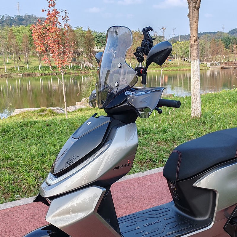 适用春风极核AE4/2/8/6挡风板风挡E3Z电动摩托车PC前挡风改装配件