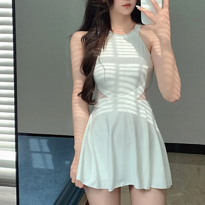 韩国新款连体泳衣女夏网红风w显瘦遮肚白色仙气保守平角温泉泳装