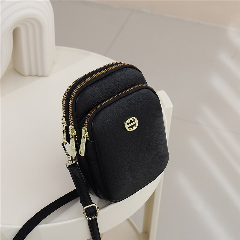 2025超火斜挎小包包高级感小众竖款手机袋零钱包多口袋迷你小包包