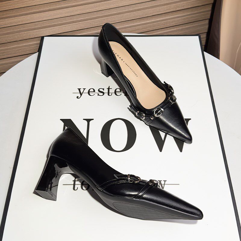 法式软皮尖头粗跟浅口工作通勤单鞋女2025年新款U冬职业黑色高跟
