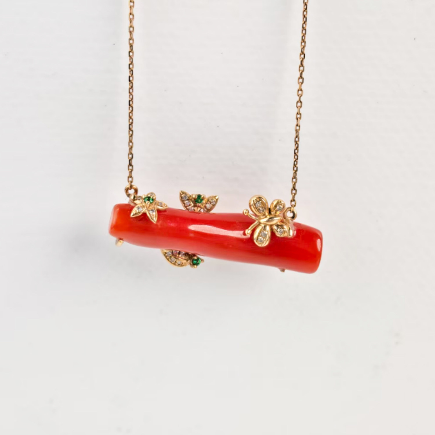 俏丽天然阿卡红珊瑚18K金吊坠