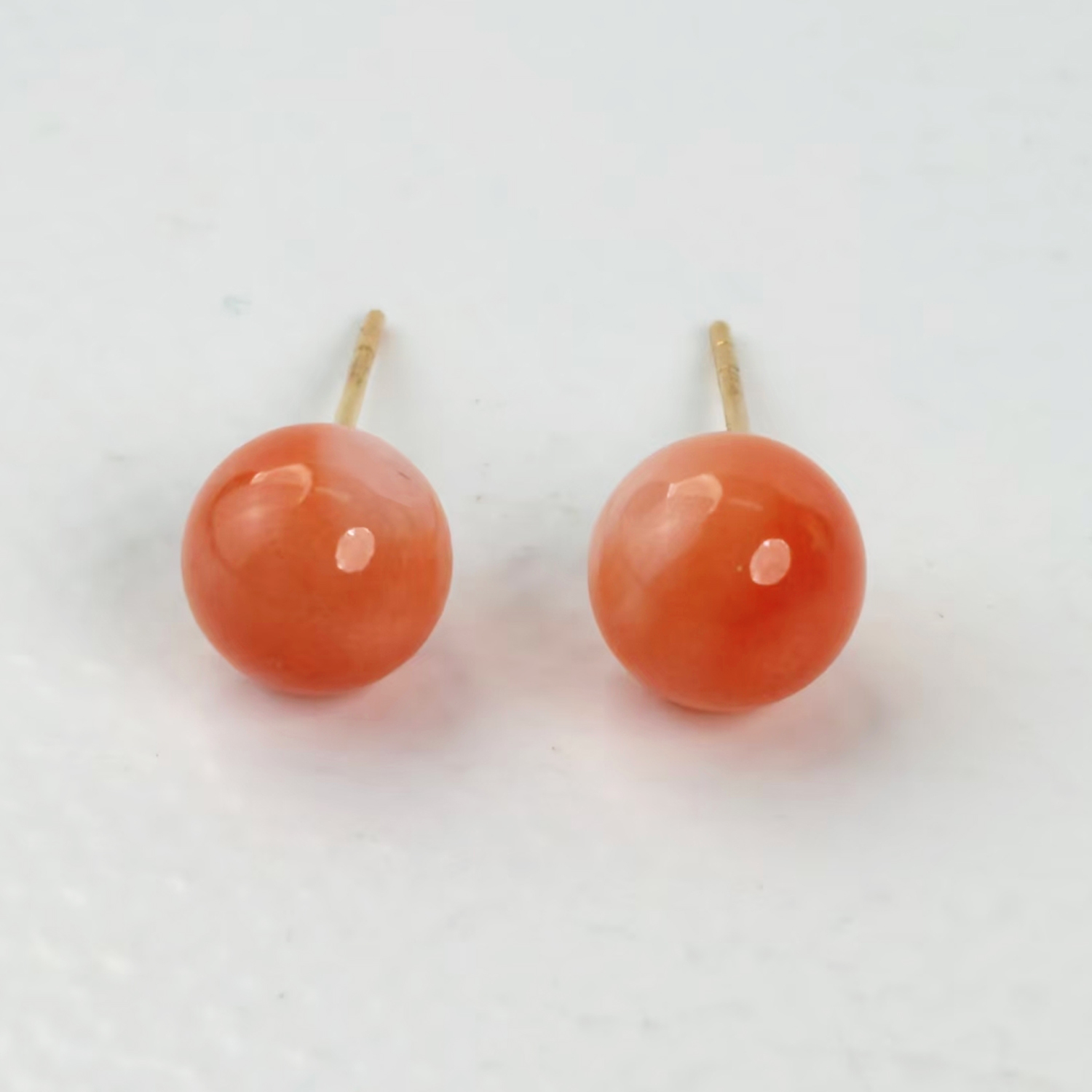 俏丽纯天然粉珊瑚18K金耳饰