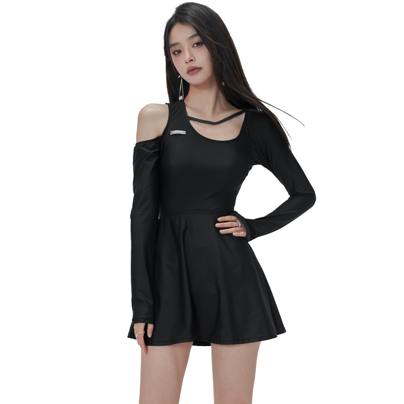 日系可爱少女甜美学生保守黑色遮肉显瘦小胸聚拢温泉分体泳衣女