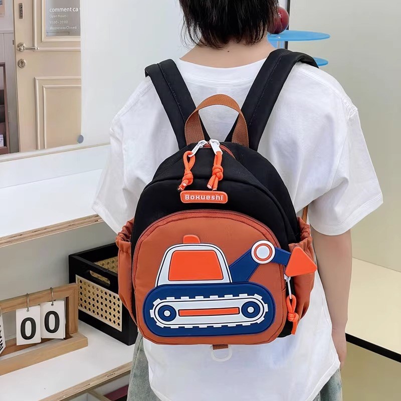 儿童书包幼儿园小班男孩卡通双肩包宝宝外出超轻小背包防走丢3岁