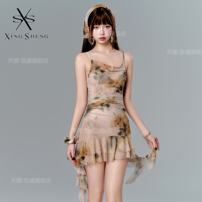 泳衣女2025年新款爆款微胖女孩遮肉连体裙式保守高级感泡温泉度假