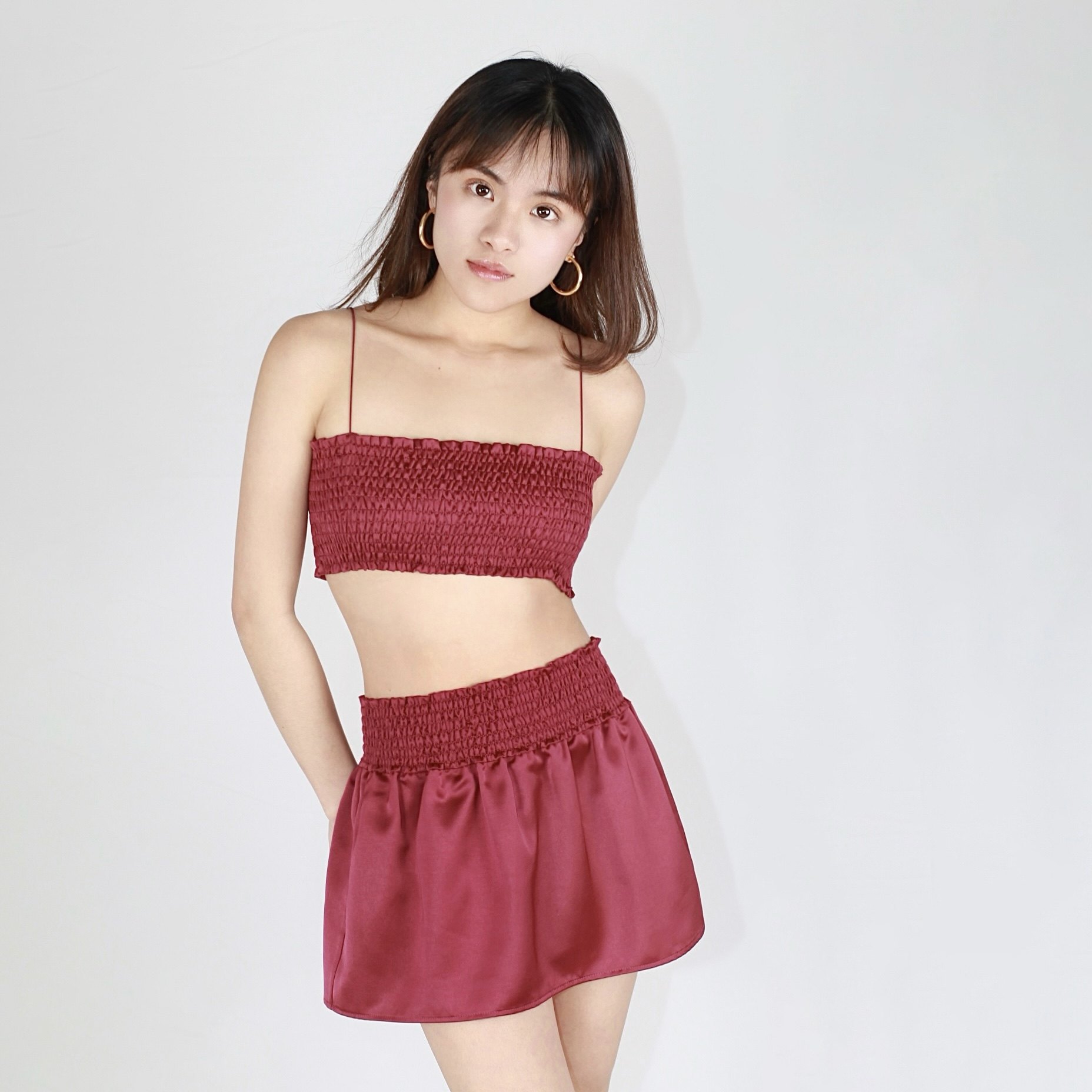 Polly缎面套装一字领褶皱吊带