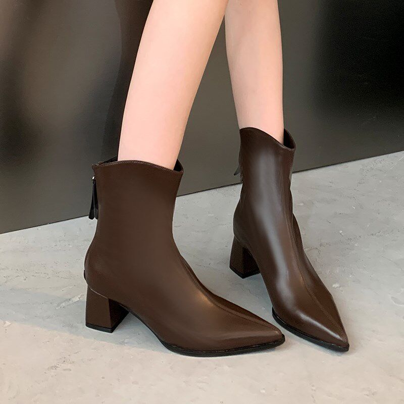 大码女靴41到43马丁靴春秋单靴胖mm粗腿粗跟高跟短靴脚宽脚胖女鞋