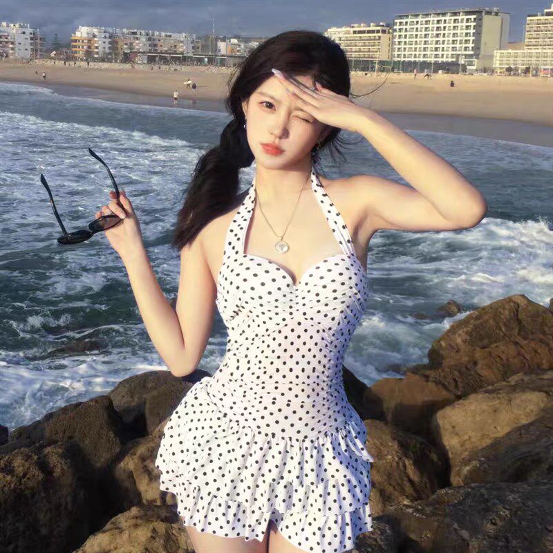 新款连身泳衣女h高级感绝美女士保守显瘦遮肚温泉度假聚拢海边海