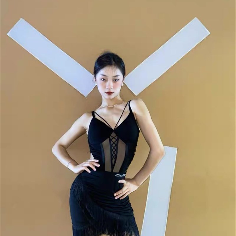 新款时尚舞服黑色镂空露背拉丁舞表演服专K业练功服流苏半裙女成