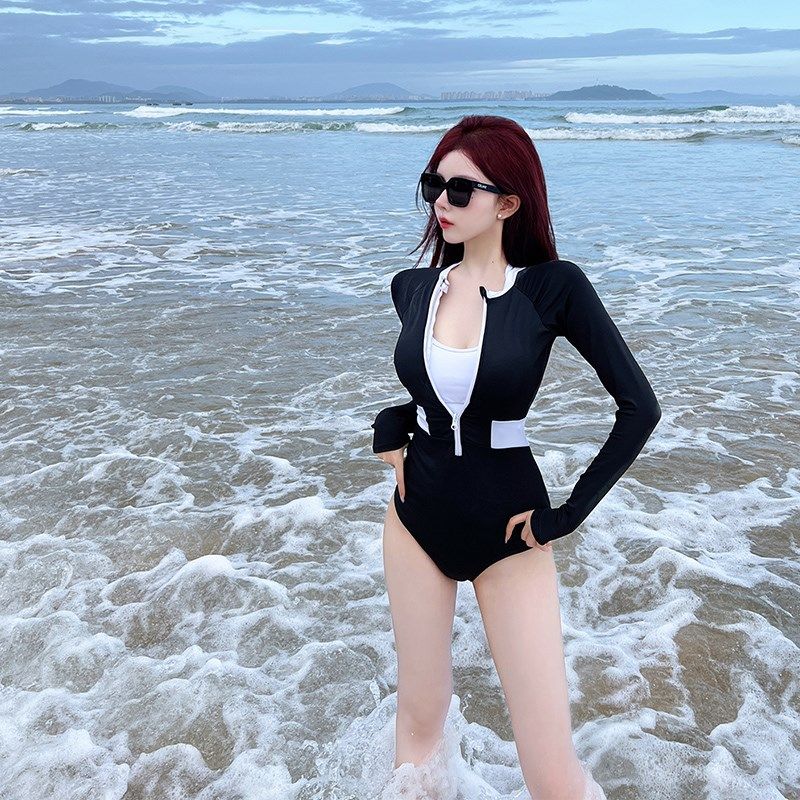 游泳衣连体女款2024新款长袖防晒保守专业海边冲浪潜水服温泉泳装