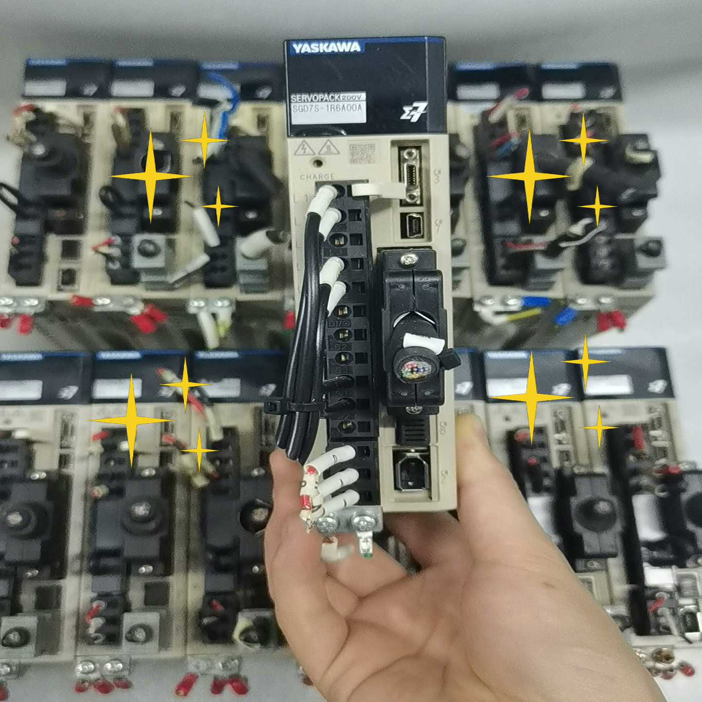 安川七系驱动SGD7S-1R6A00A，正常拆机件，功能包好--议价商品