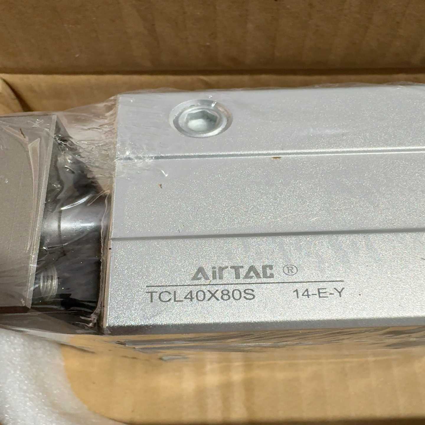 询价原装正品亚德客三轴气缸TCL40X80S