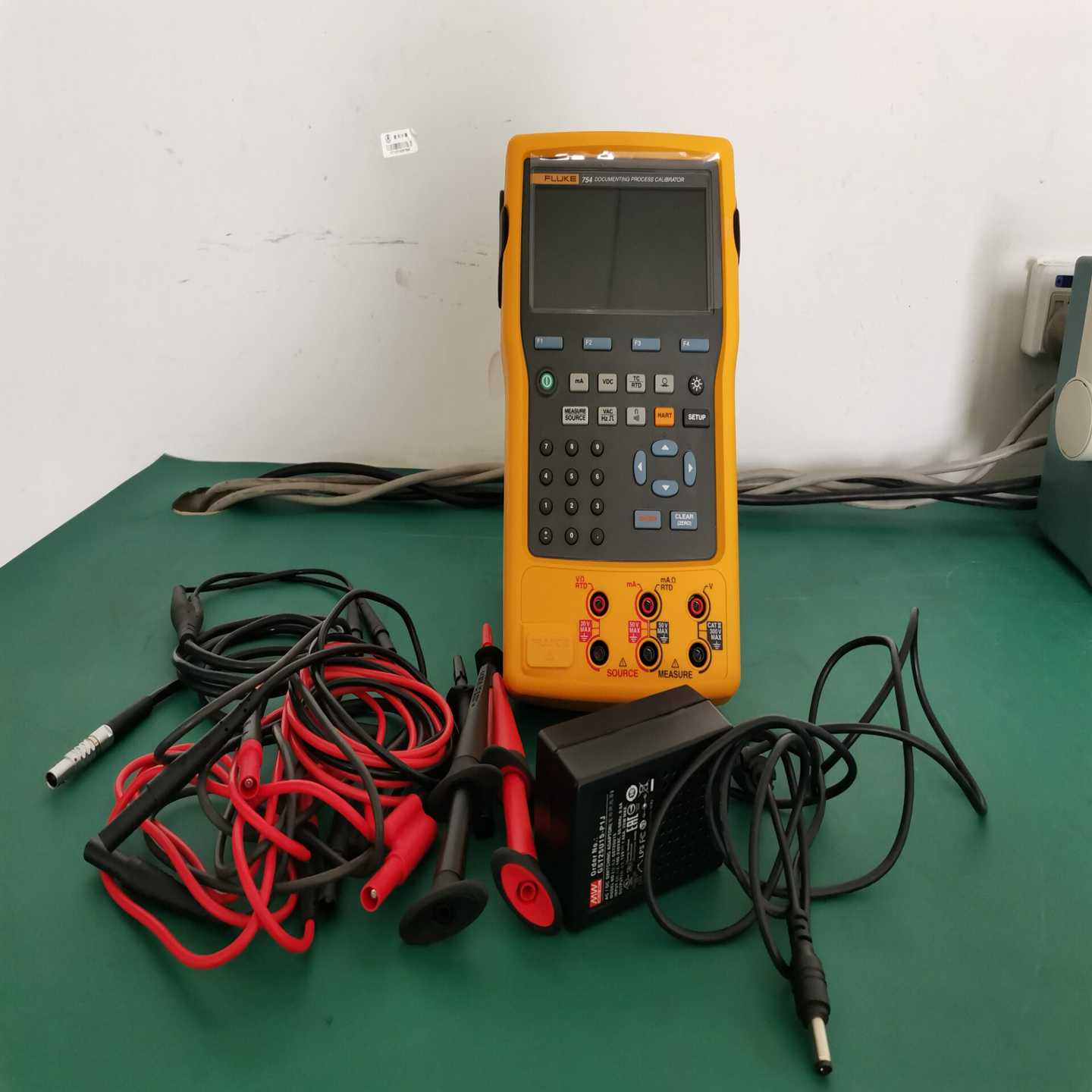 新到货福禄克FLUKE 754 福禄克754校准仪,实物拍摄【鑫鑫商