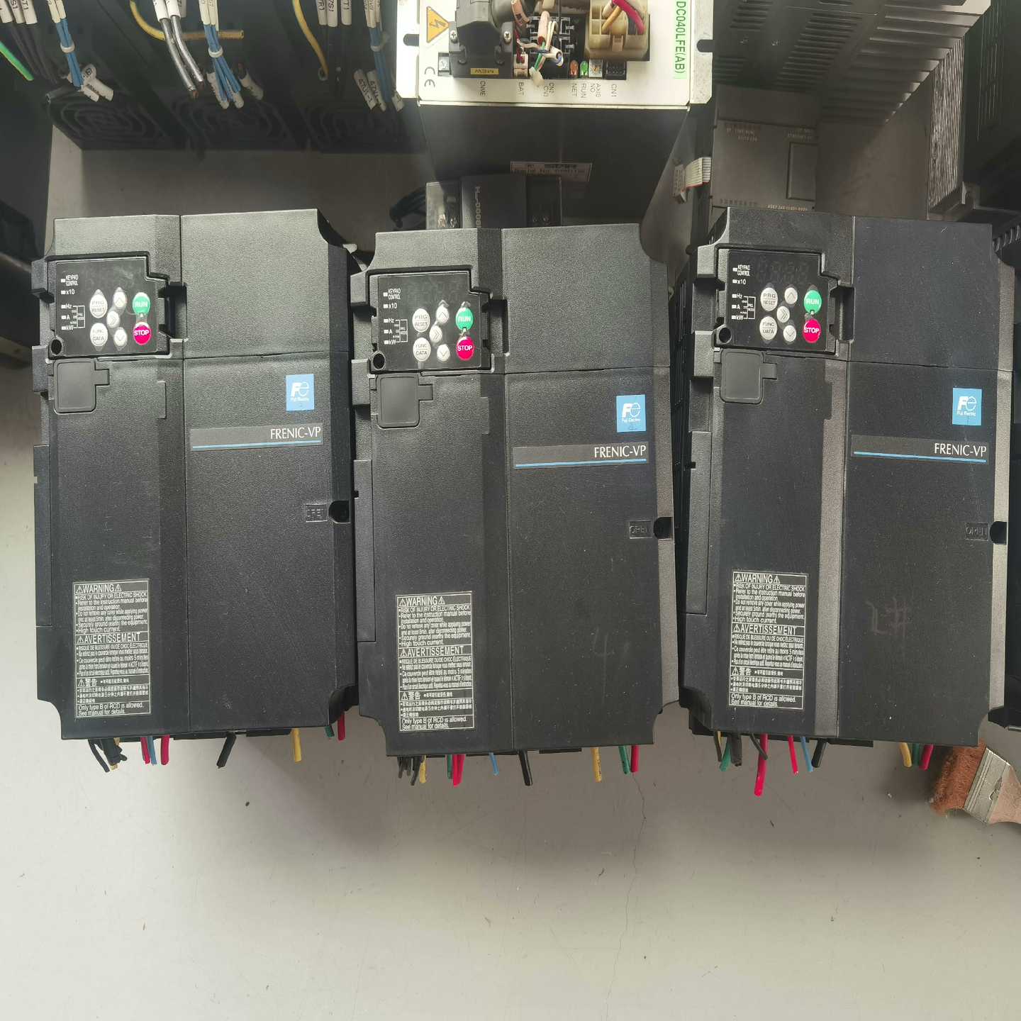 富士变频器 FRN0025F2S-4C 11KW 380V（电子设备）