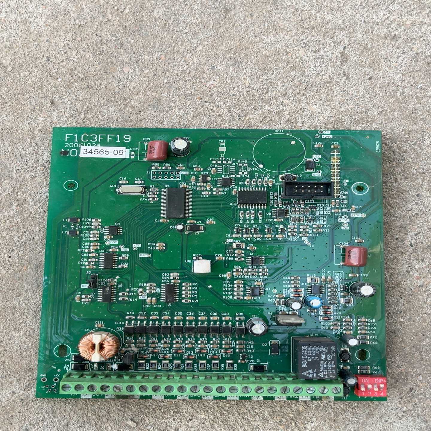 F1C3FF19汇丰欧瑞变频器3.7KW拆机主板包好--议价商品