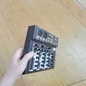 得普声F4专业4路调音台，功能完好，轻微使用痕迹。支持蓝-询价客