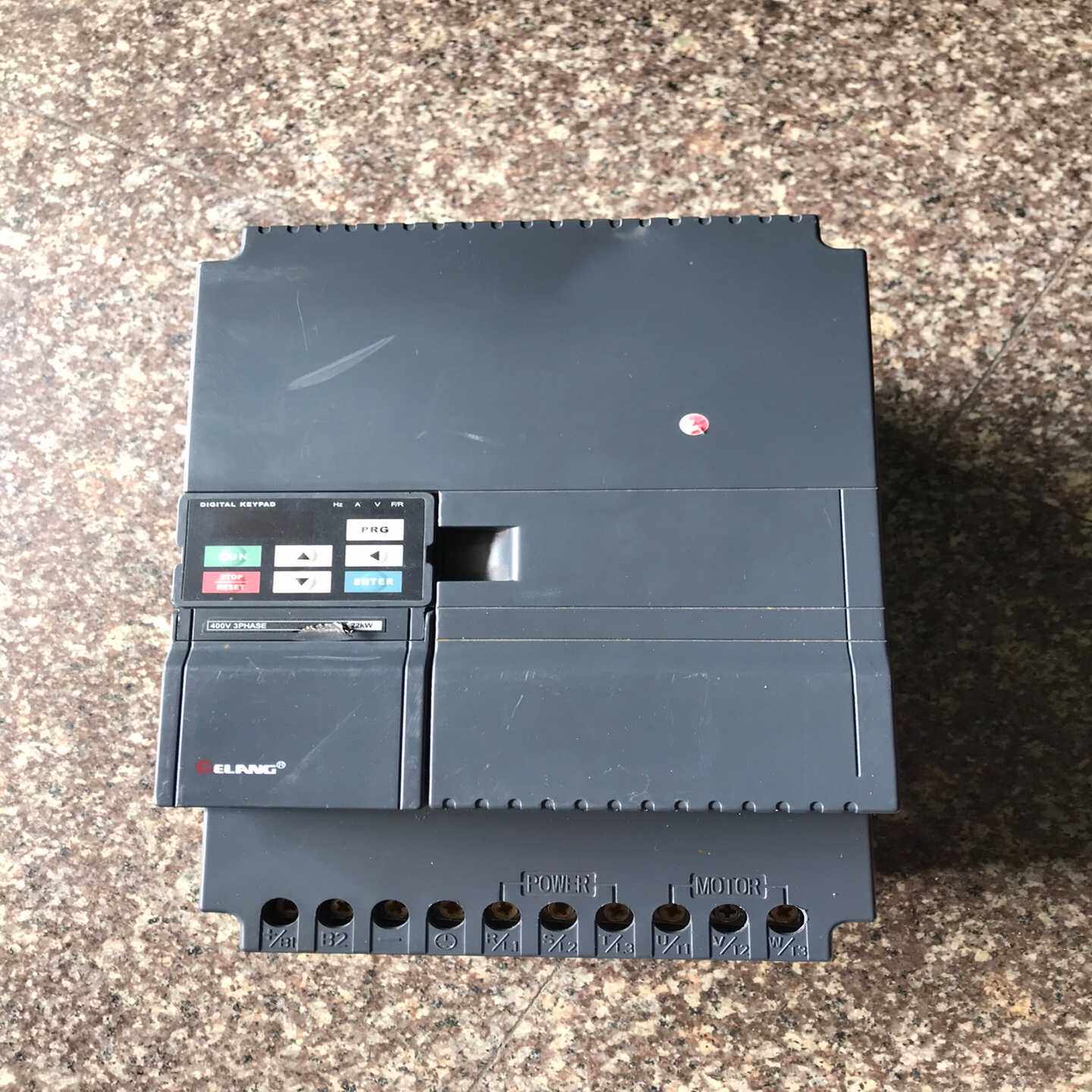 众辰变频器22KWZ2400T-22GY原装拆机，以上电--议价商品