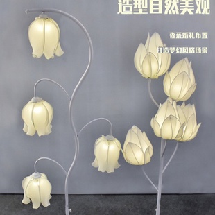 饰婚礼场景铁艺布置舞台摆件道具现场 婚庆发光铃兰花蕾路引灯光装