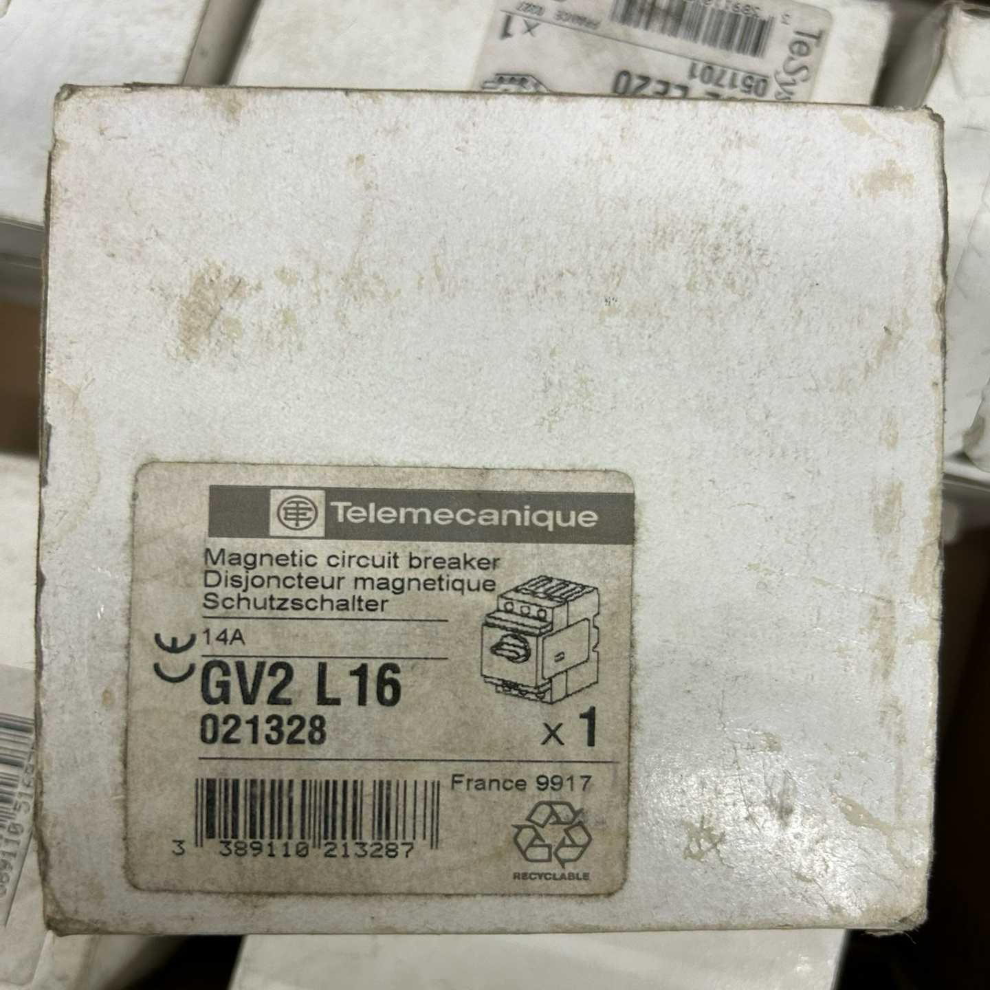 议价GV2L16马达V断路器,工程剩余2个,旧款,开关为旋钮,现货/