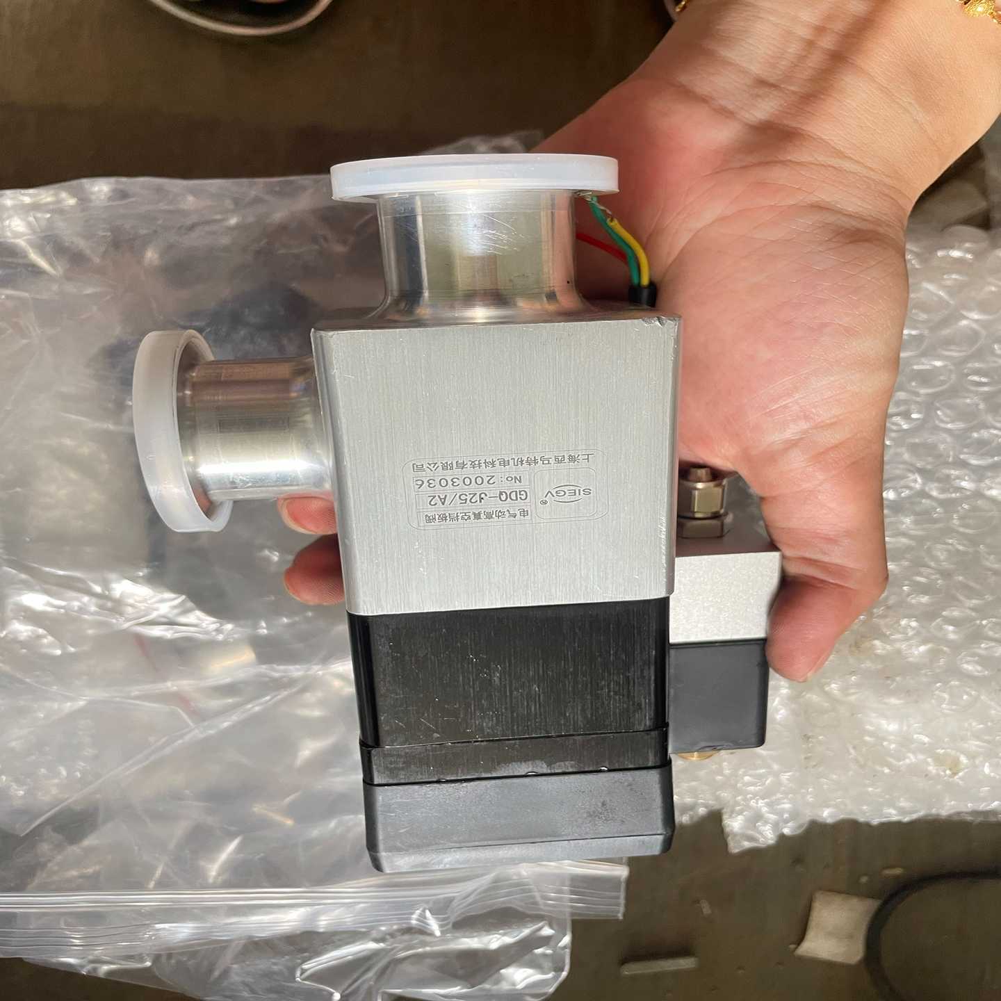 SIEGV上海西马特电气动高真空挡板角阀GDQ-J25/--议价商品