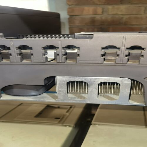 F740变频器22kw，没上盖，纯新未使用~询价