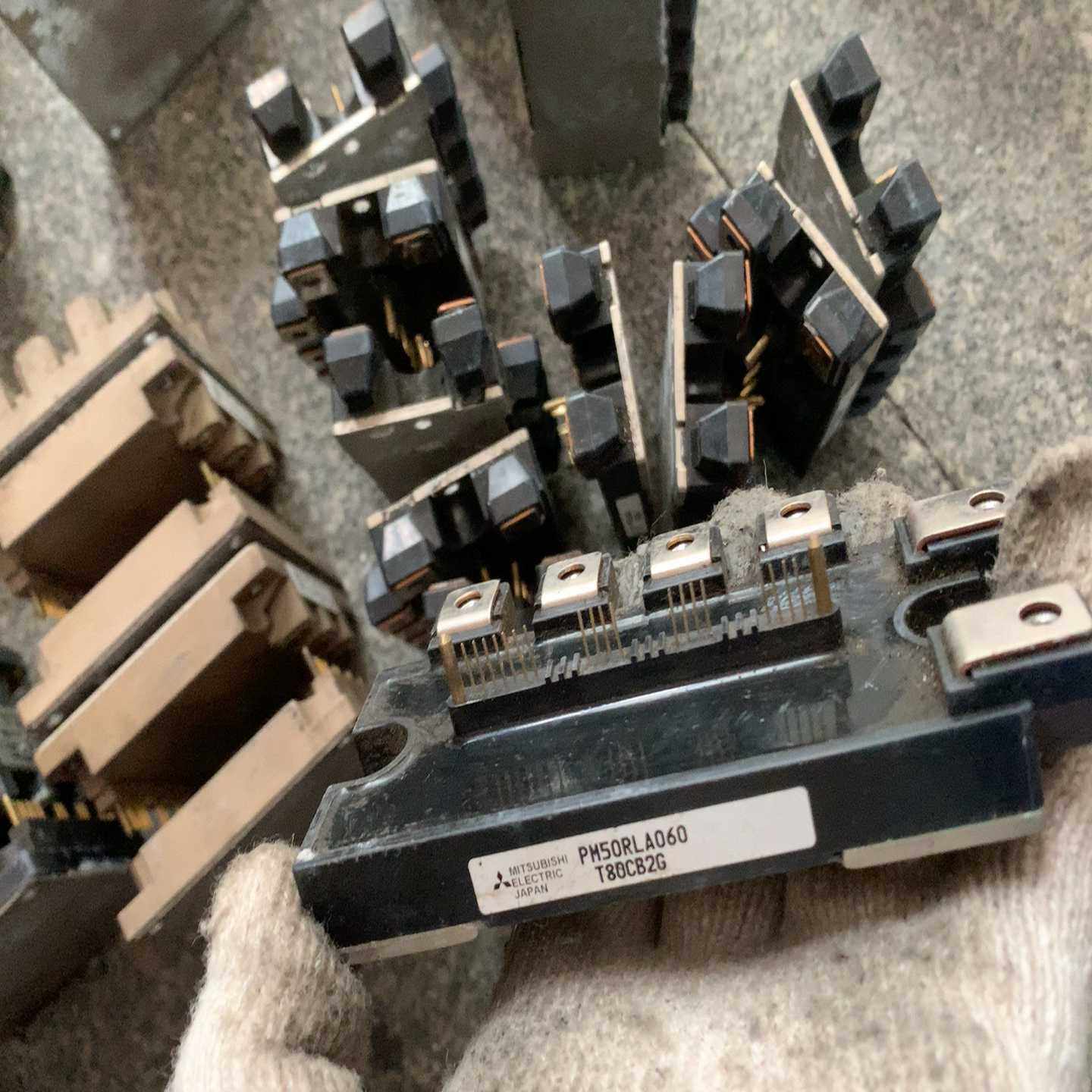 PM50RLA060  PM50CL1A120 用联~询价
