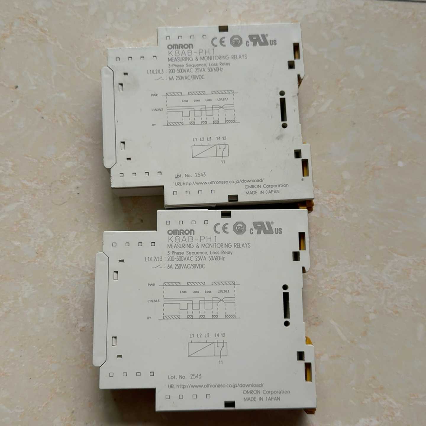 议价欧姆龙相序继电器K8AB-PH1现货1只标价为单价感兴趣