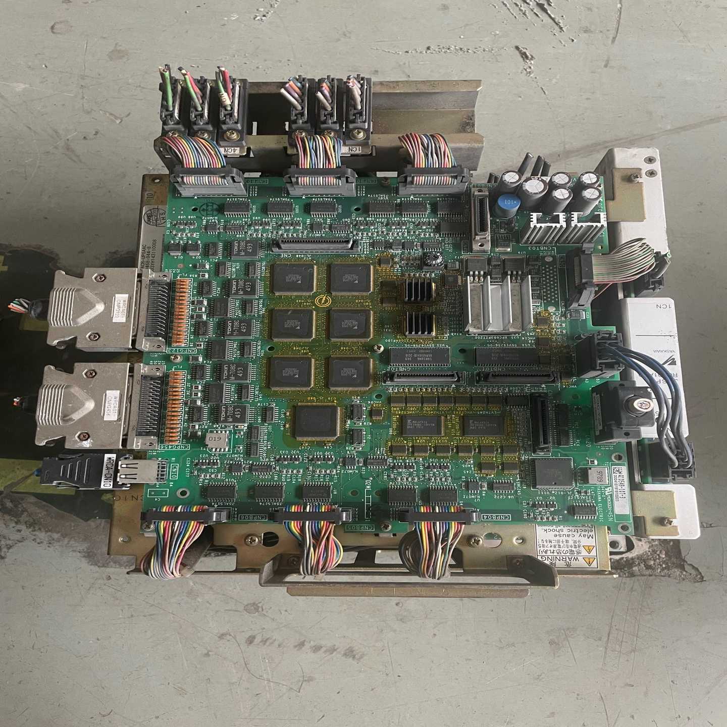 议价安川UP6机器人控制器CACR-UP6AAC