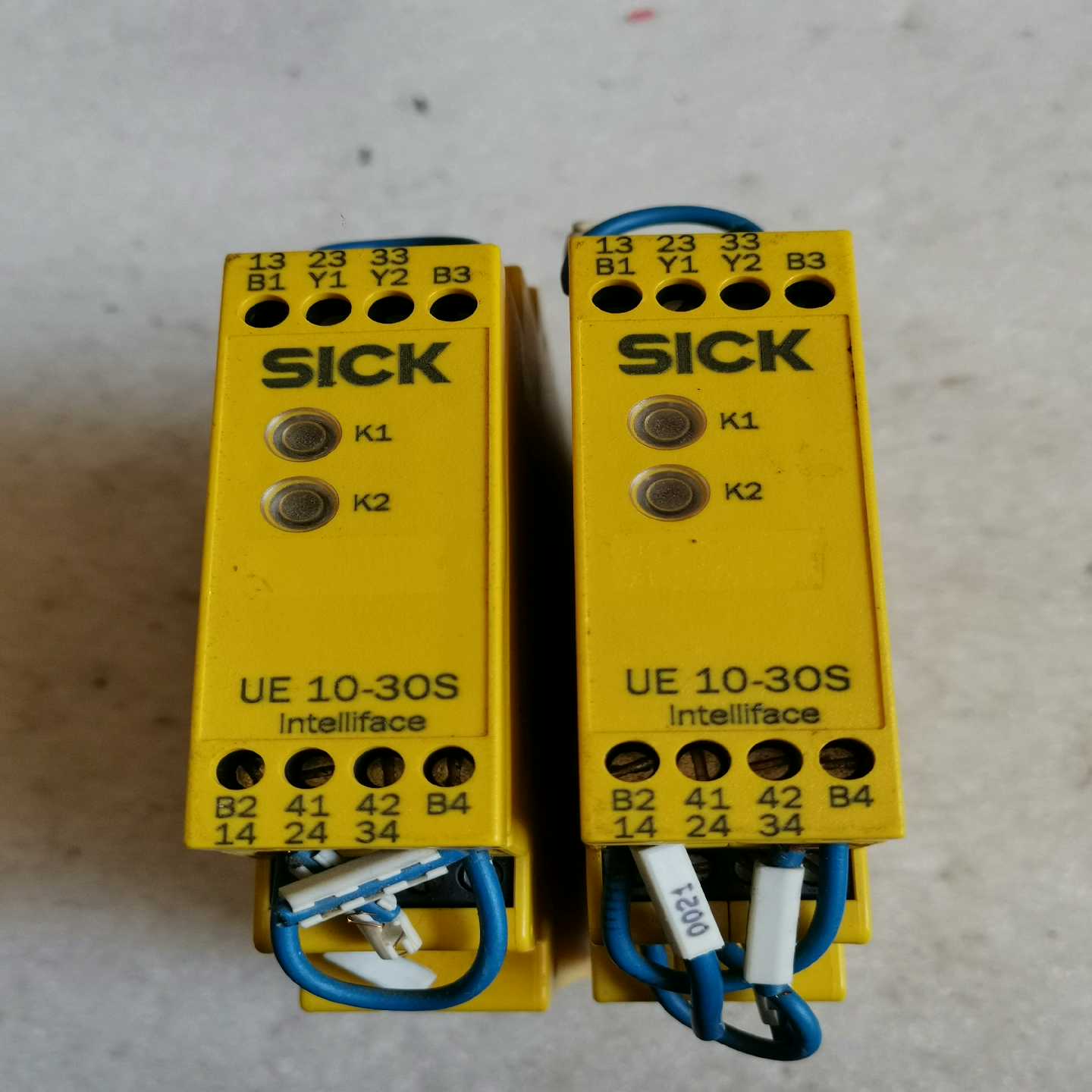 sicK安全继电器uE10-30s2D0共2个，正常--议价商品