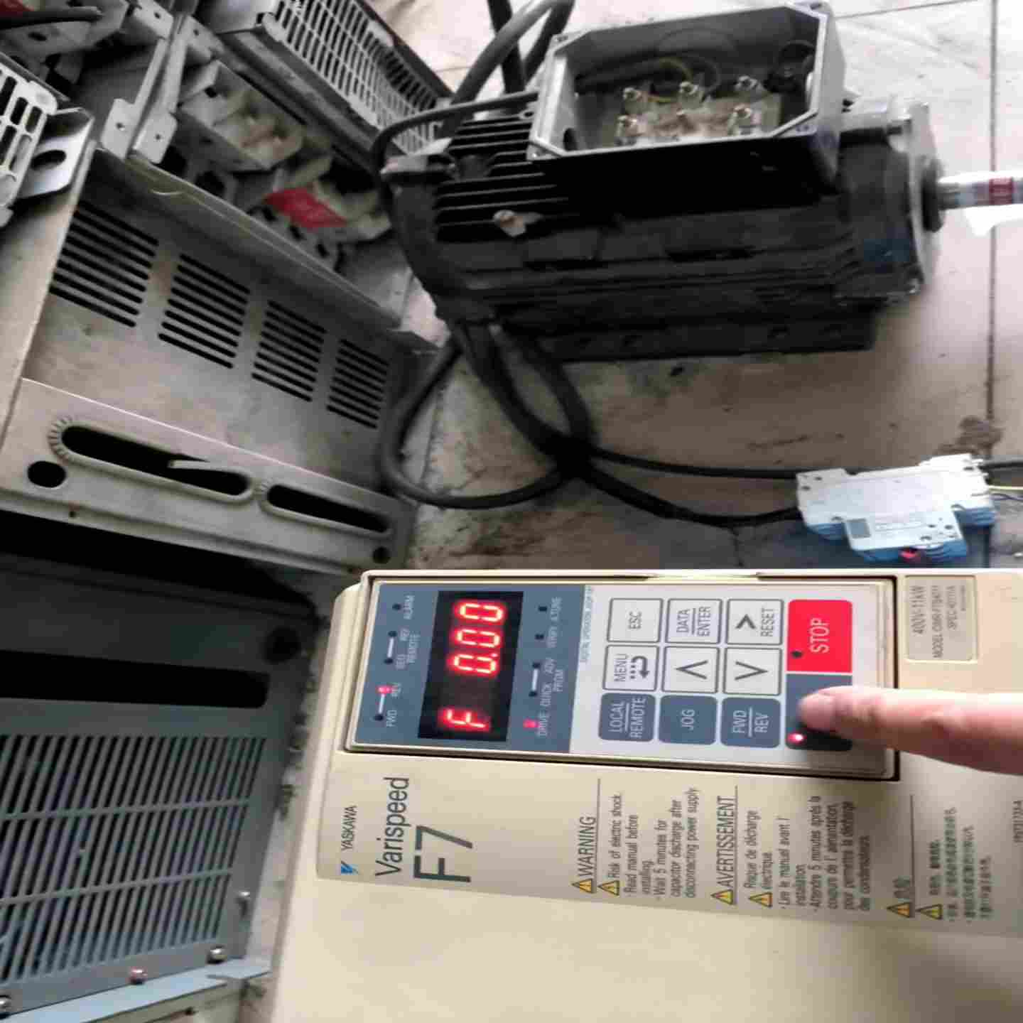 咨询-安川F系列变频器CIMR-F7B401111KW380