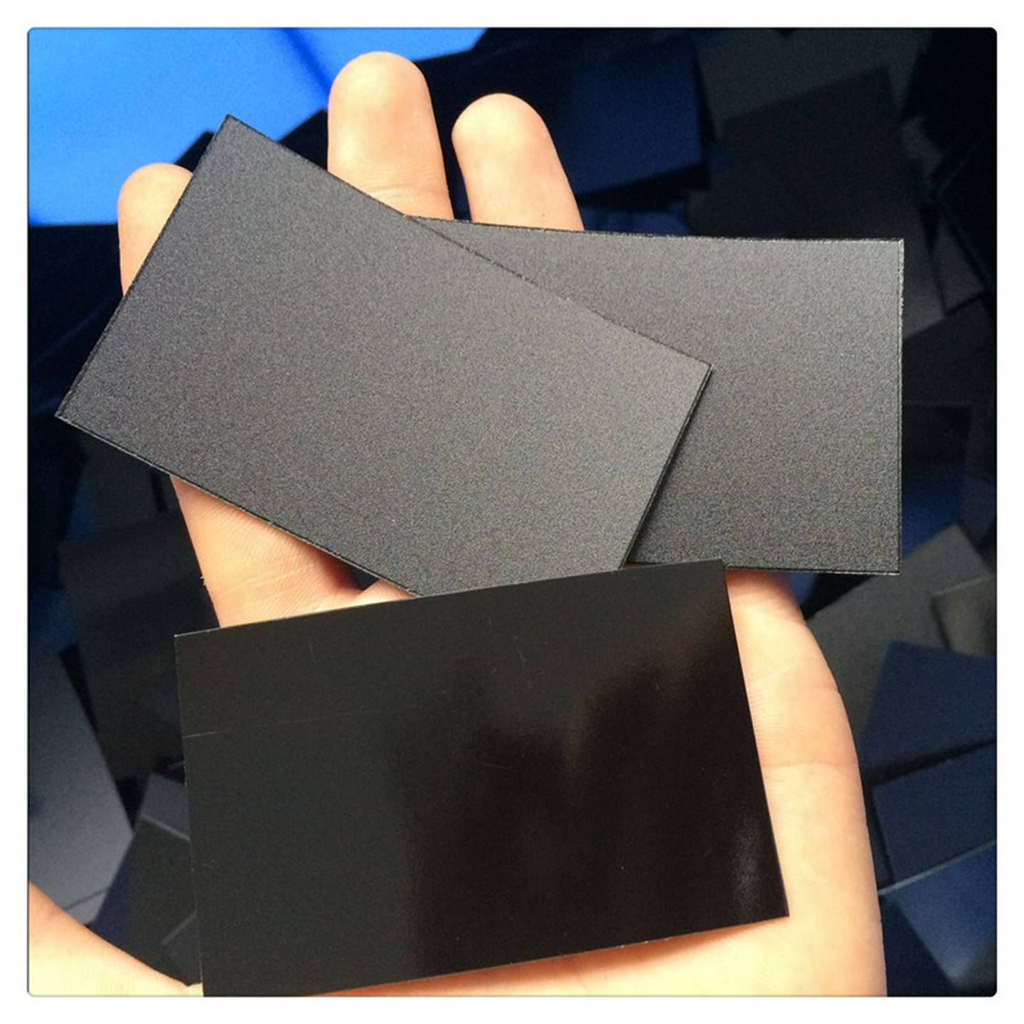 定制PC绝缘片PET麦拉片阻燃耐高温背胶PVC塑料胶片黑色绝缘垫片