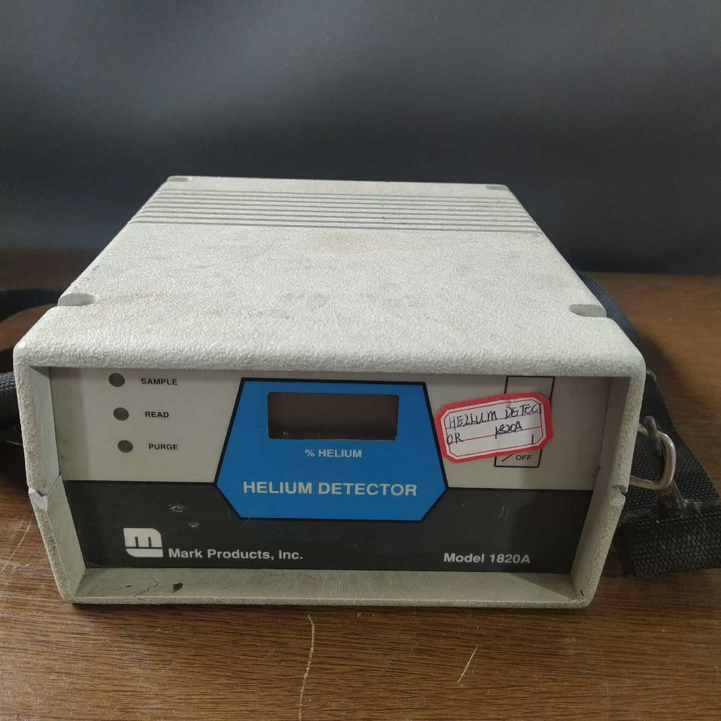 HELIUM DETECTOR 1820A 仪价10【侨报商行】