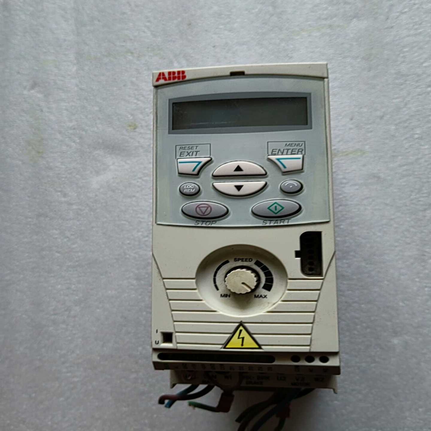 变频器aCs150-01E-06A7-2功能完