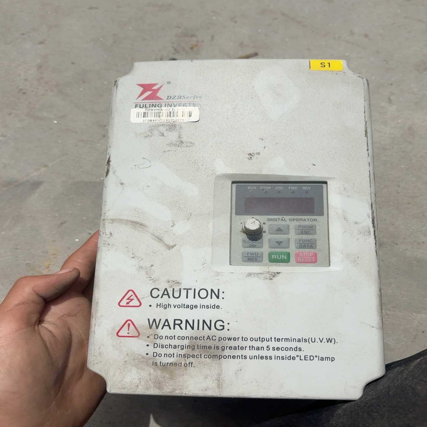 询价富菱2.2KW变频器DZB200B002.2L4DK